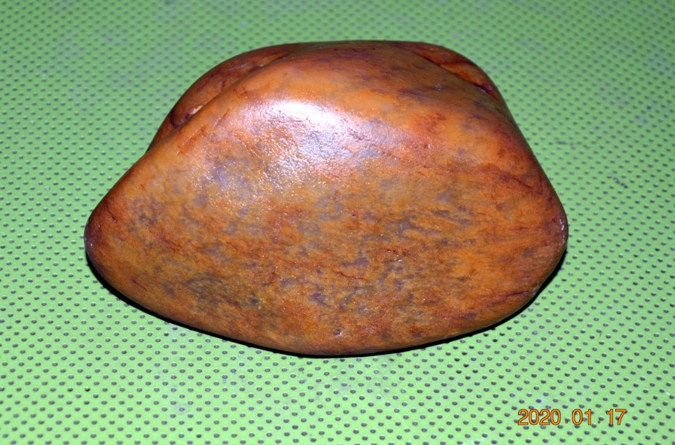 乌鸦皮黄蜡石,难得一见的黄蜡石