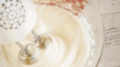 茶饮排队,茶饮店排队人多