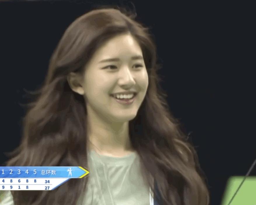 赵露思蓝色运动套装,赵露思蓝白条纹裤