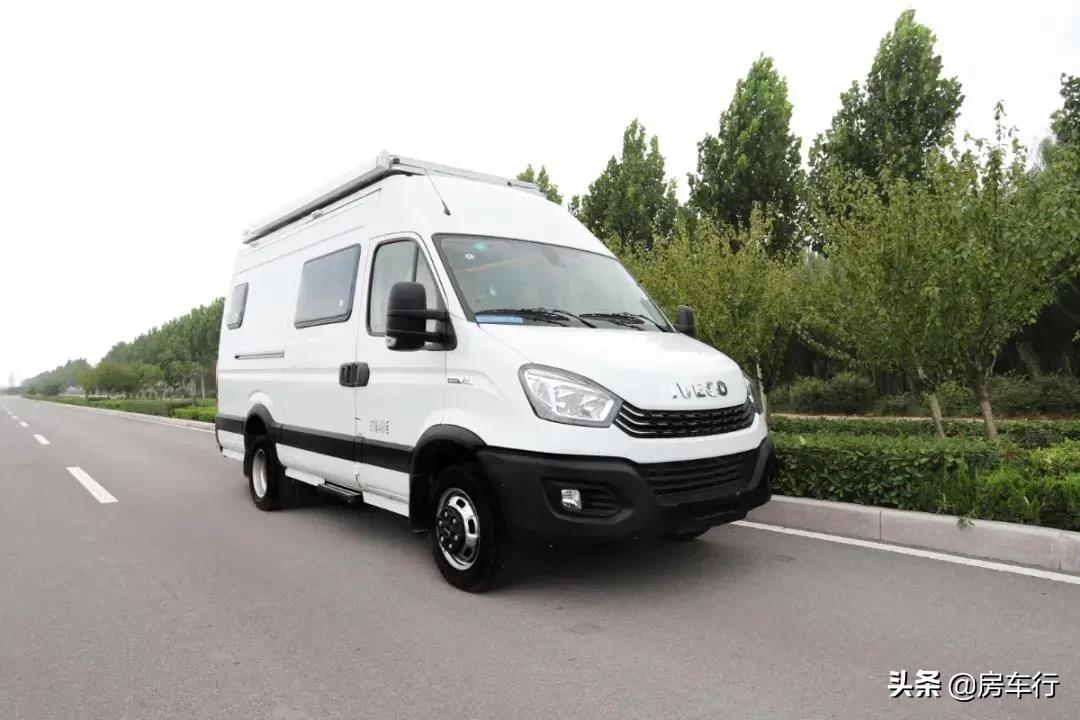 飞翔依维柯房车b型后厨卫,飞翔依维柯b型房车