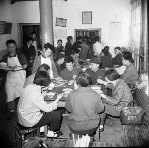 昆明饭店80年代照片,70年代昆明有名的馆子