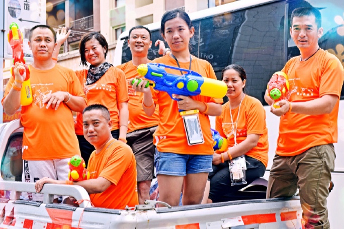 西双版纳地处祖国西南边陲,西双版纳当地人靠什么生活