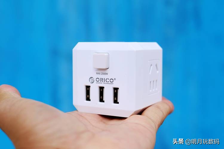 便于桌面收纳的插座,一个小小的插座