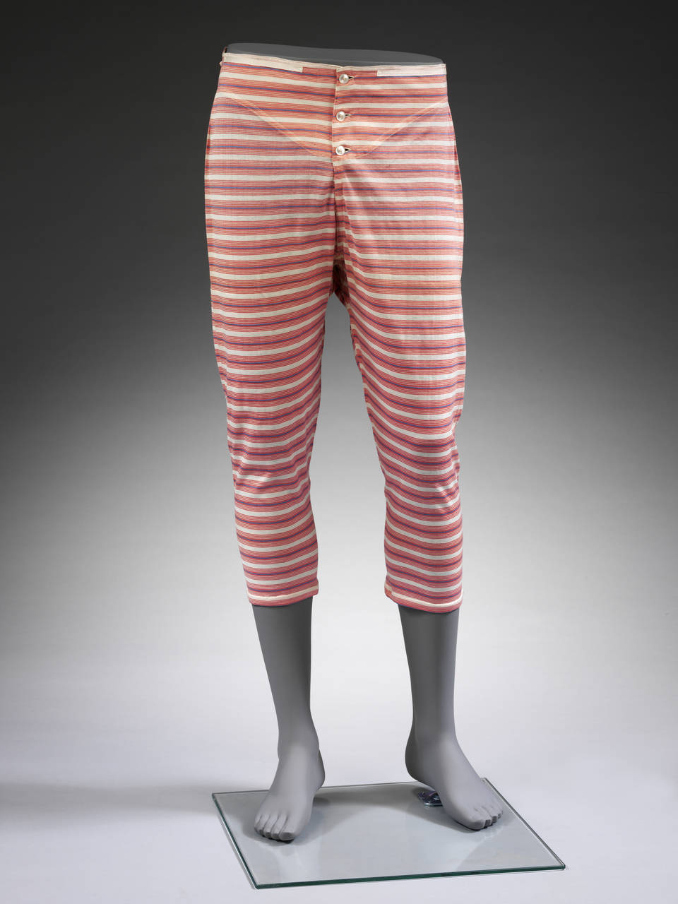 艺术涨姿势:内衣小史|张小玉