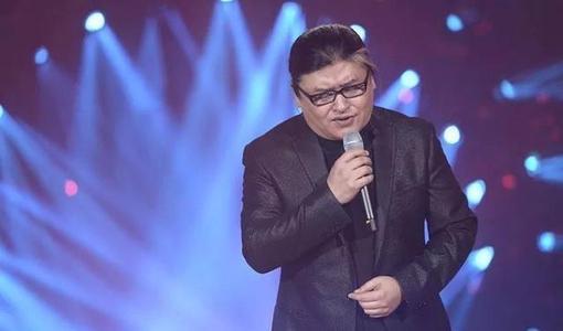 嗜酒、患不死癌症、一人领结婚证，刘欢如何从被封杀成音乐教父？