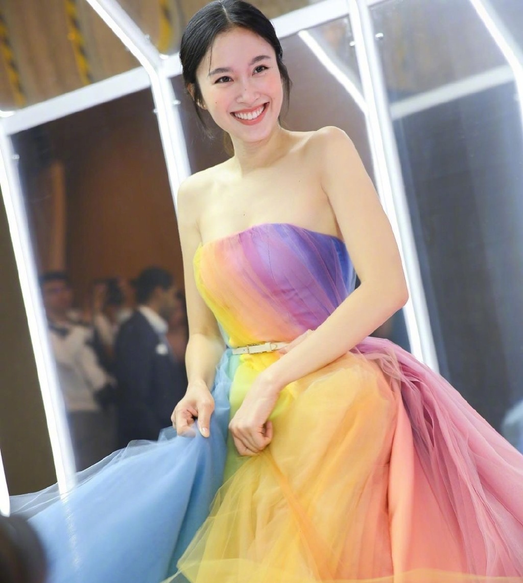 泰国女明星时装秀,泰国女明星aump走秀