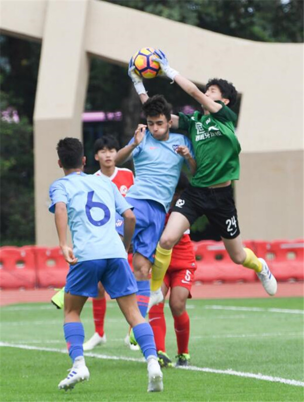 高规格高起点搭建赛事平台 恒大足校招生广纳明日之星