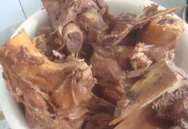 1个洋葱丢盆里,花朵砰砰开,一下能变2个头,省钱了!