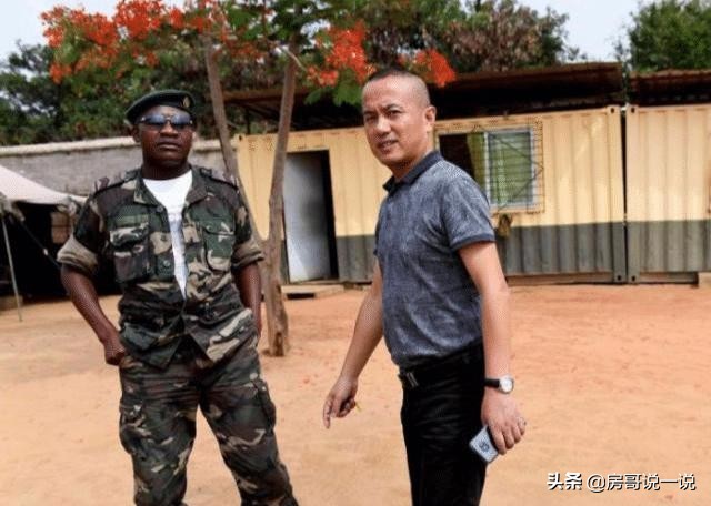 中国人非洲经商记：年入千万，危机四伏，出门必带配枪保镖