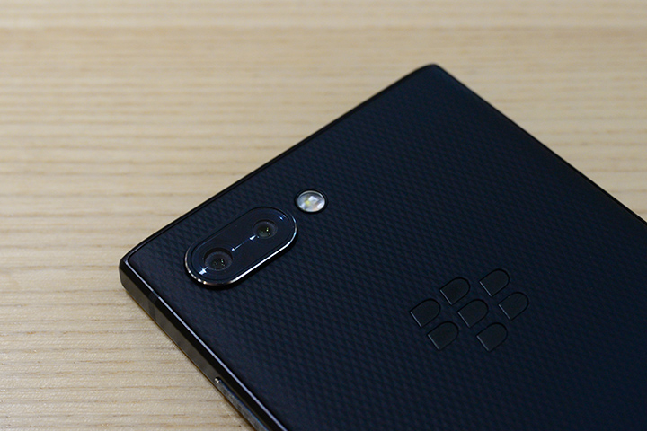 “没落皇族”的逆袭,全键盘BlackBerryKEY2