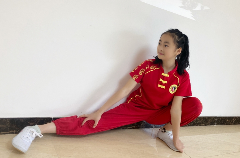 天山派基本功，压腿步法训练