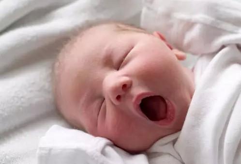 宝宝每次吃奶多长时间合适,吃奶间隔时间从吃奶算还是吃完算