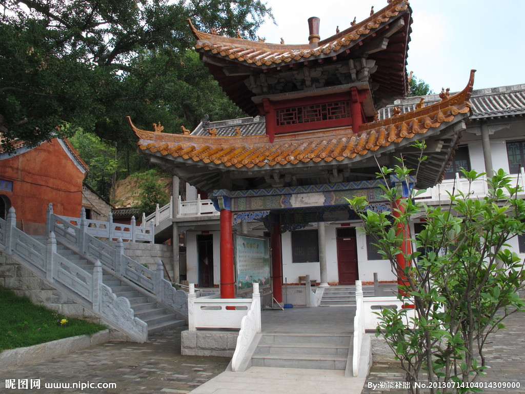 鲁山文殊寺,云雾缭绕人间仙境的寺庙大佛