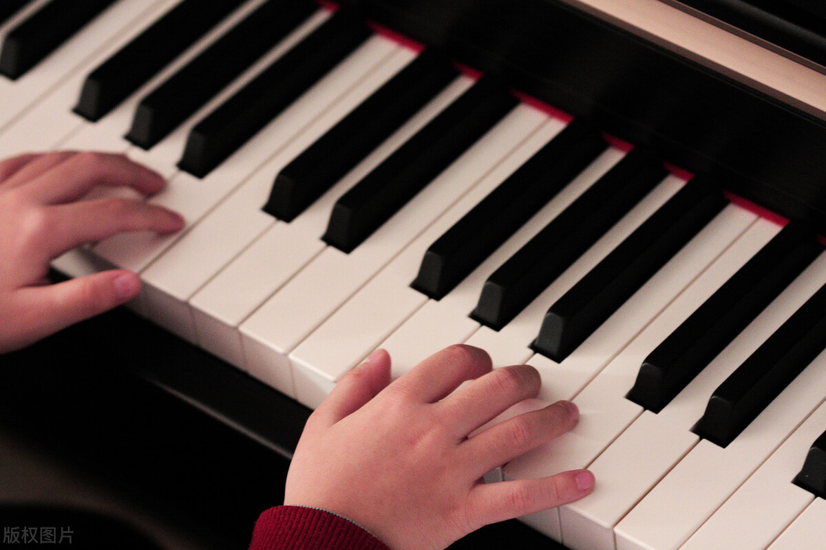 孩子学钢琴需要买什么琴,孩子学钢琴有必要吗
