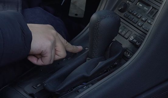 当年的百万豪车如今只要12万,外观低调不能惹的车老款豪车