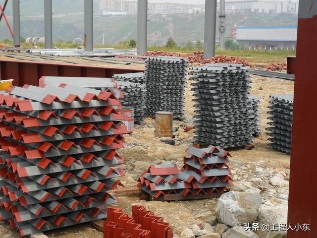 讲解钢结构厂房图,钢结构厂房基础施工动画演示