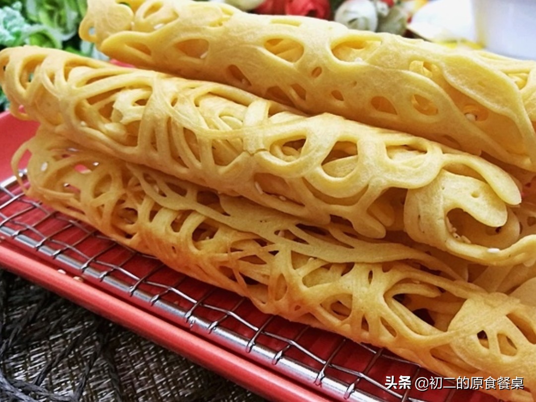 蕾丝蛋卷，丝绸轻柔的点心，10分钟就调好面糊，现做现吃好方便