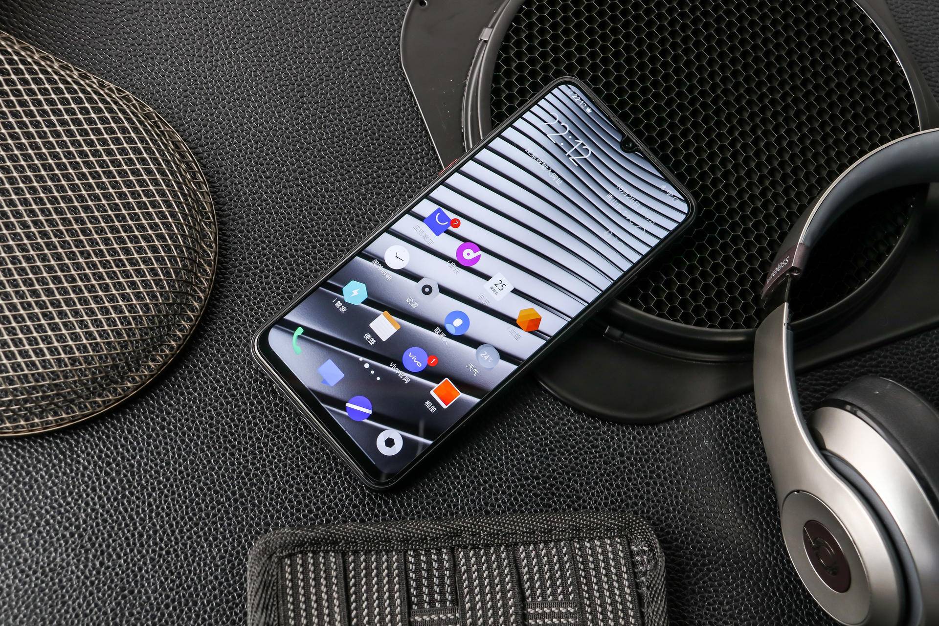 搅动两千档手机市场！iQOONeo855版凭什么敢？实测后无法反驳