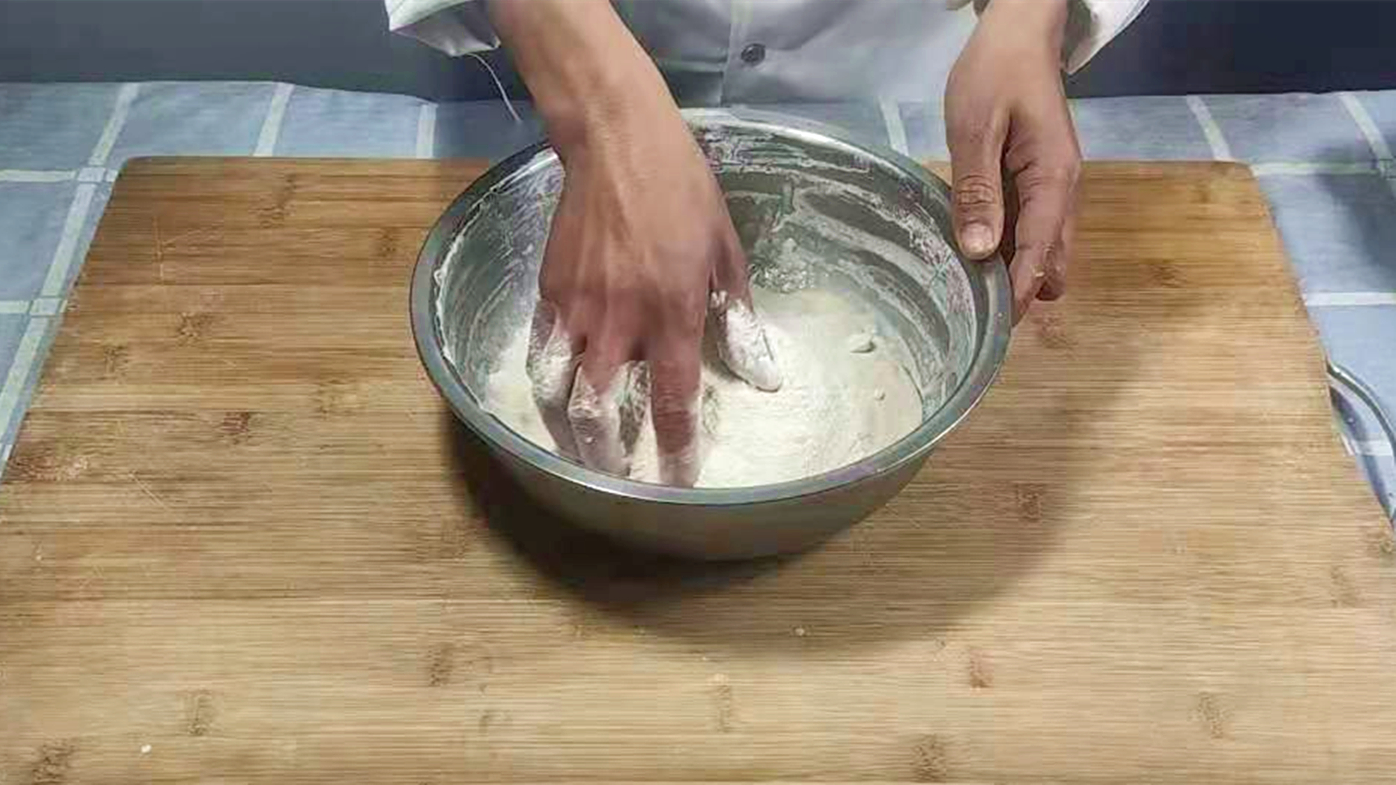 老面馒头碱的变化,做好老面馒头加碱的必备技巧