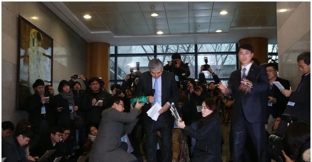 韩国财阀系列之“狂躁的一家人”