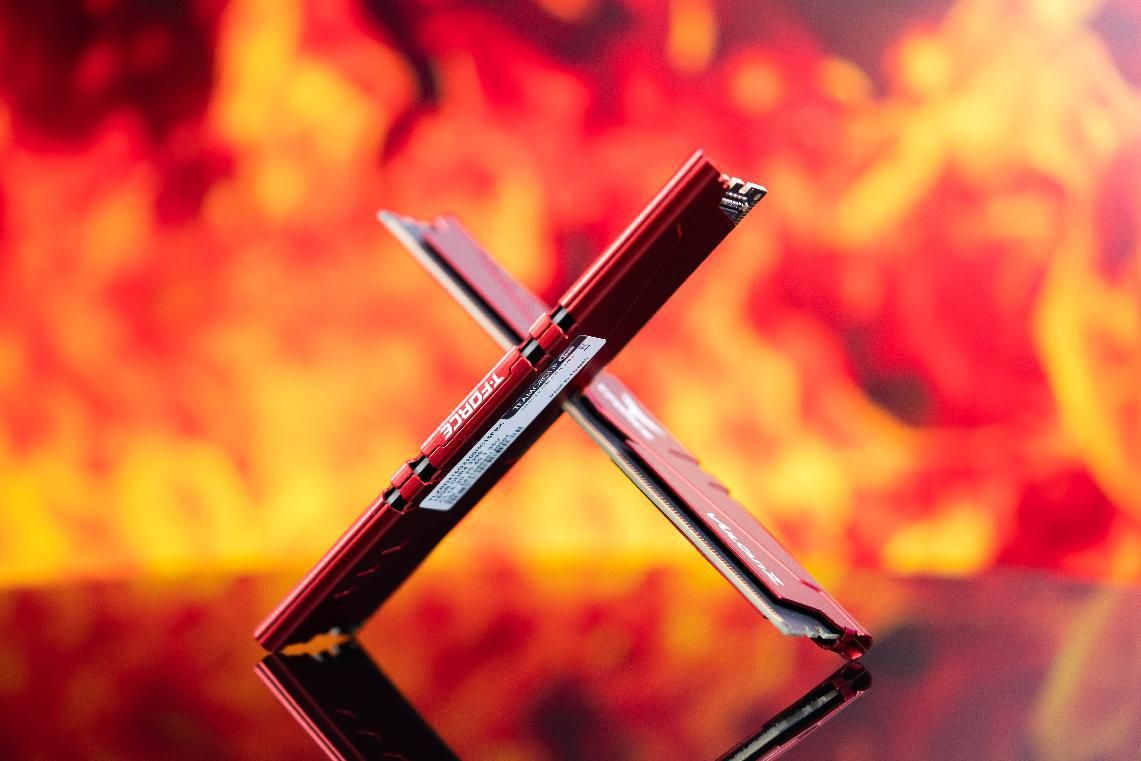 十铨火神内存条ddr43600,十铨内存火神3200可以超频到多少