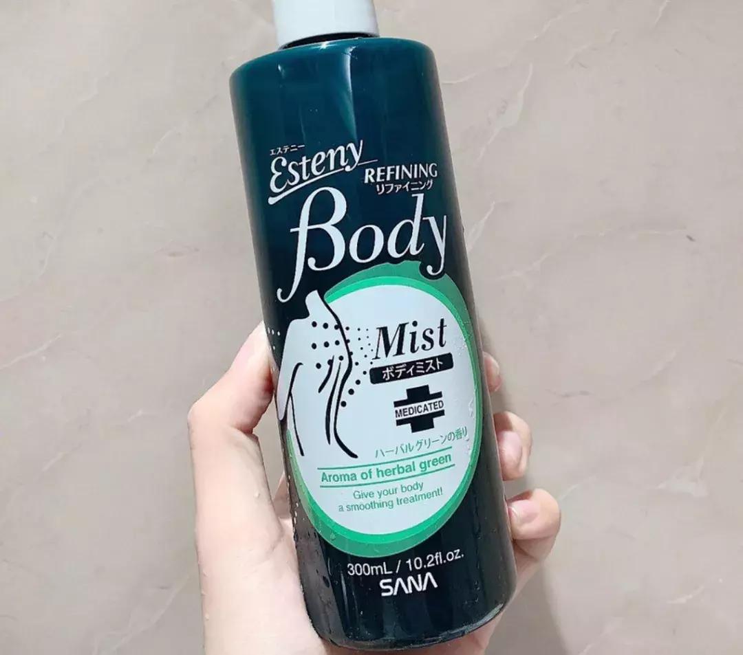 夏天就要心机露肤才更显瘦,又到了夏天露腿露肩的季节