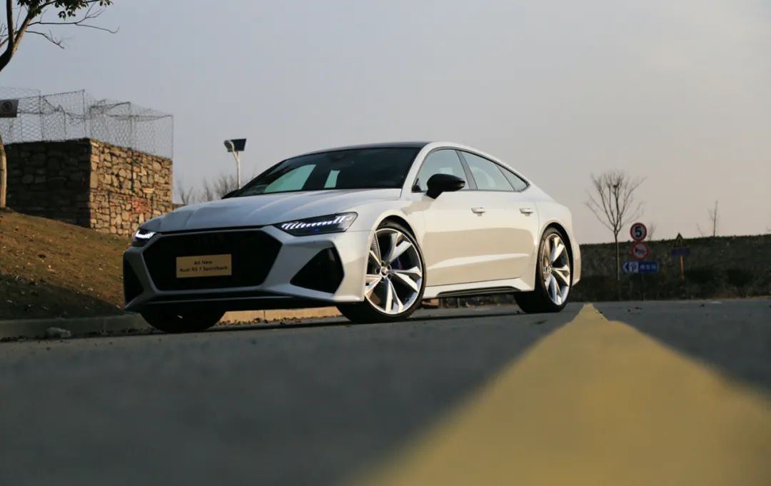 燃油车的魅力奥迪rs7,中国首台奥迪rs7-r