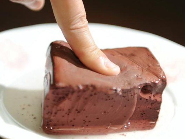 猪血怎么样辨别真假,真假猪血的区别与分辨