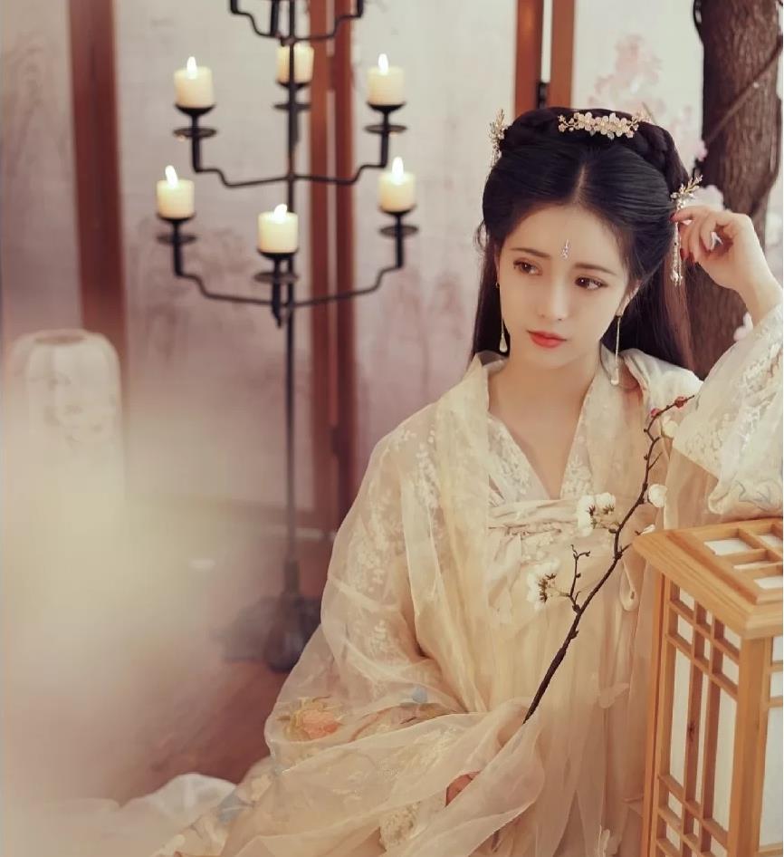 恬静淡雅的女宝宝名字不负芳华,静若繁花配什么名字好听