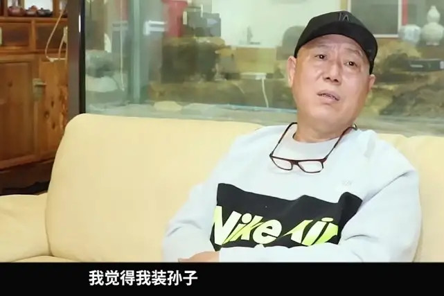 李成儒犀利?黄霑骂刘德华三年,让成龙羞愧助谭咏麟成才