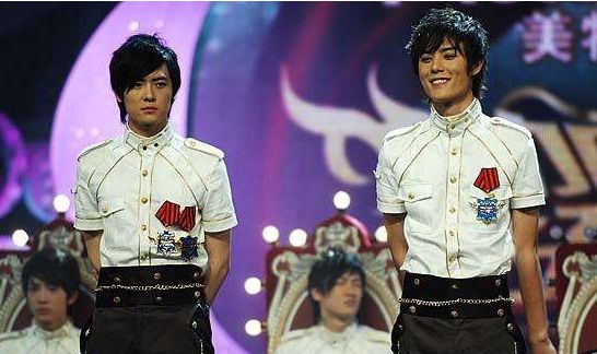 李易峰谈张超完整版,和李易峰一起出道的男孩