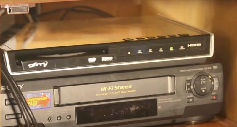 dvd光盘放进去不转怎么解决,dvd机不读碟故障维修小技巧