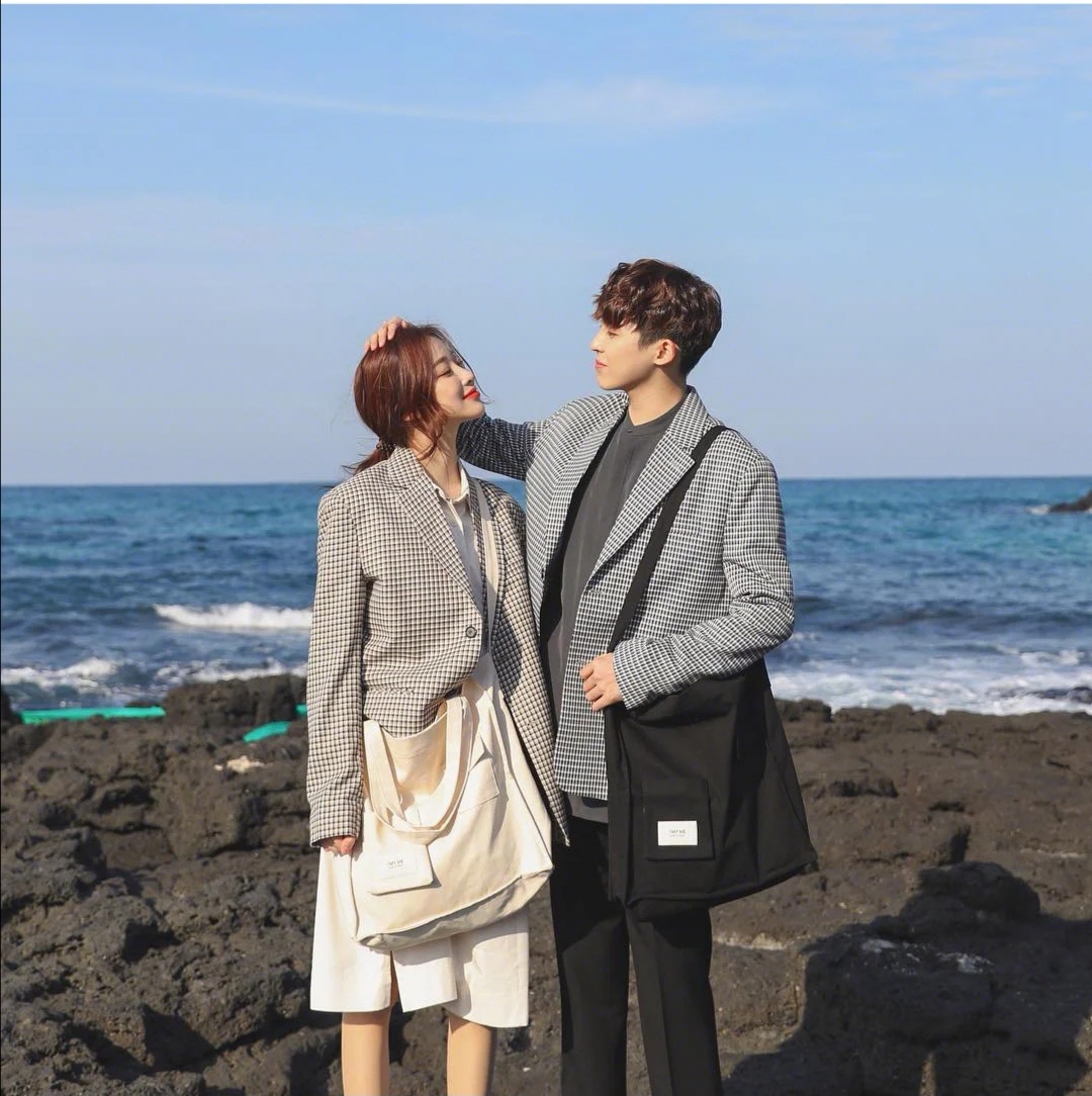 情侣装秀恩爱教程,情侣应该怎么秀恩爱