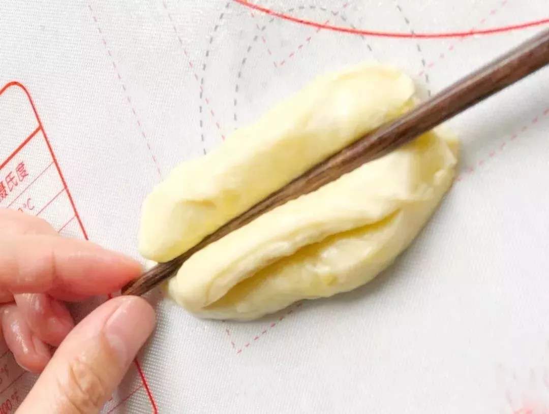 酥酥脆脆奶香小油条,酥脆奶香小油条