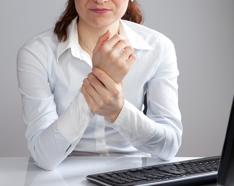 手腕肌腱囊炎初发怎么治疗,腕关节肌腱滑膜炎如何治疗