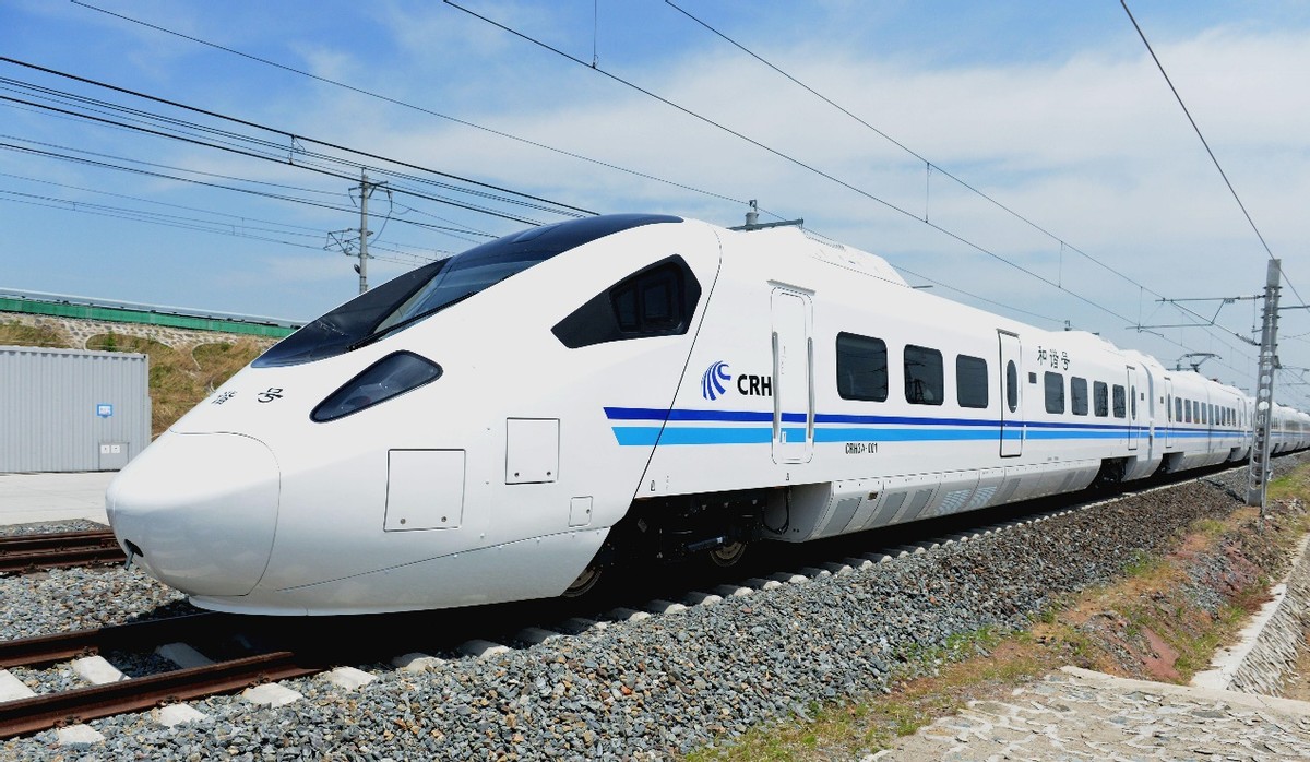 高铁这么快为啥不会飘,高铁这么快是靠人开吗