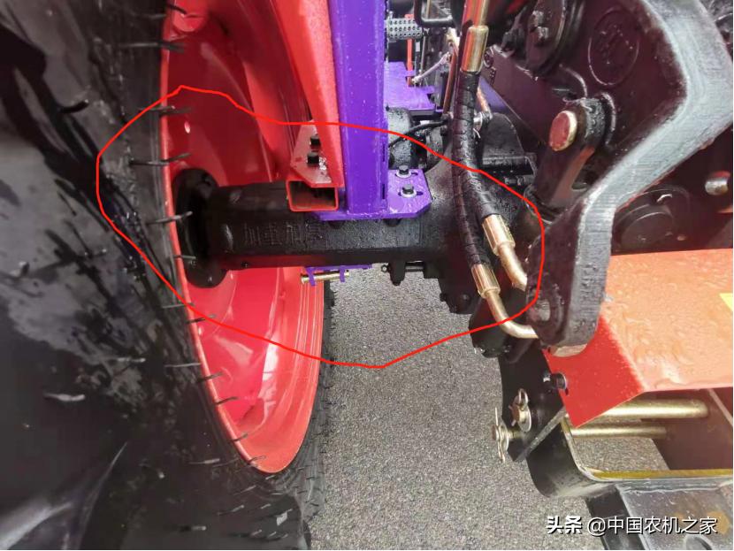 废铁履带玉米收获机,废铁玉米收割机二轮的多少钱