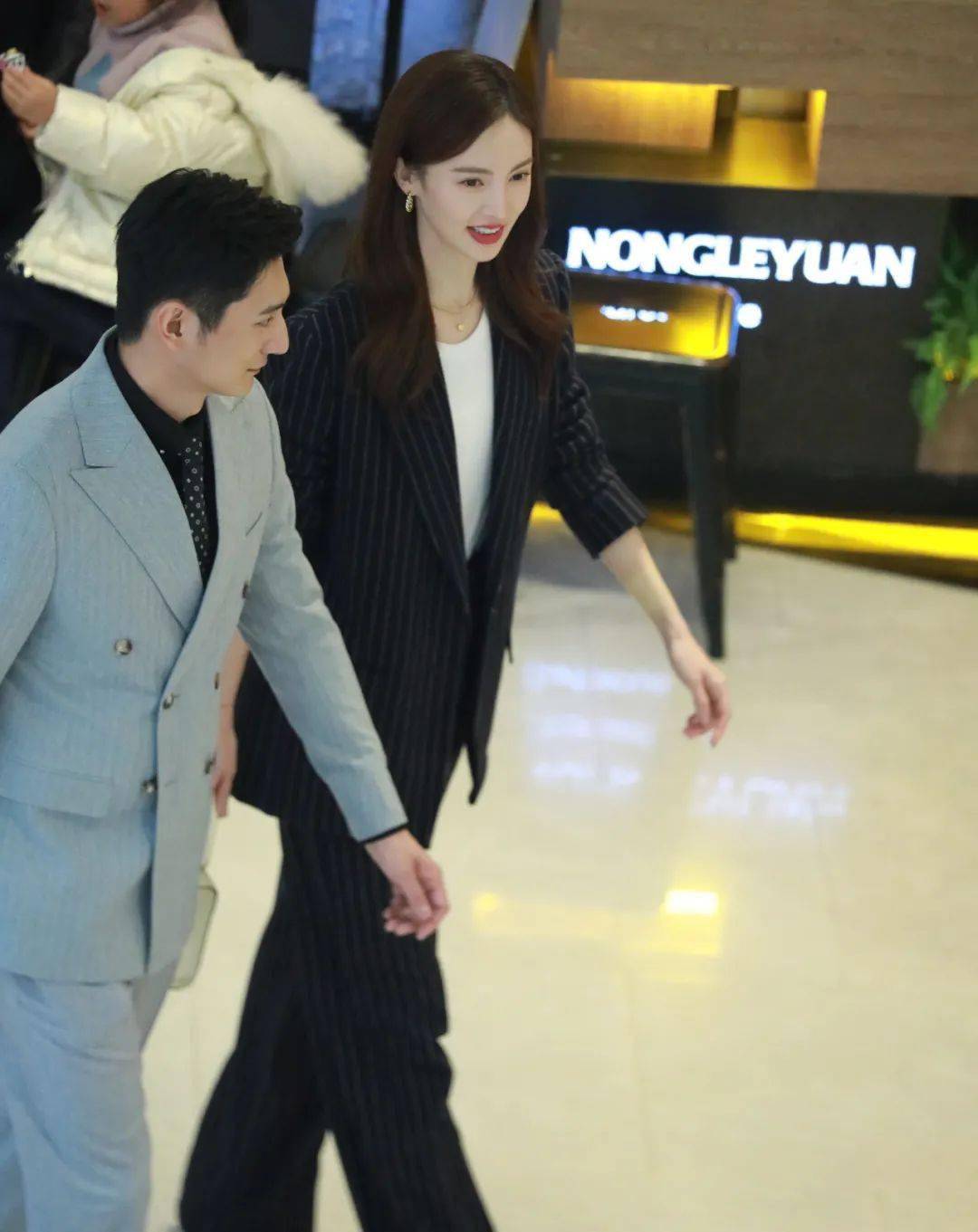 敢当众谈这件事，她就值得被点赞