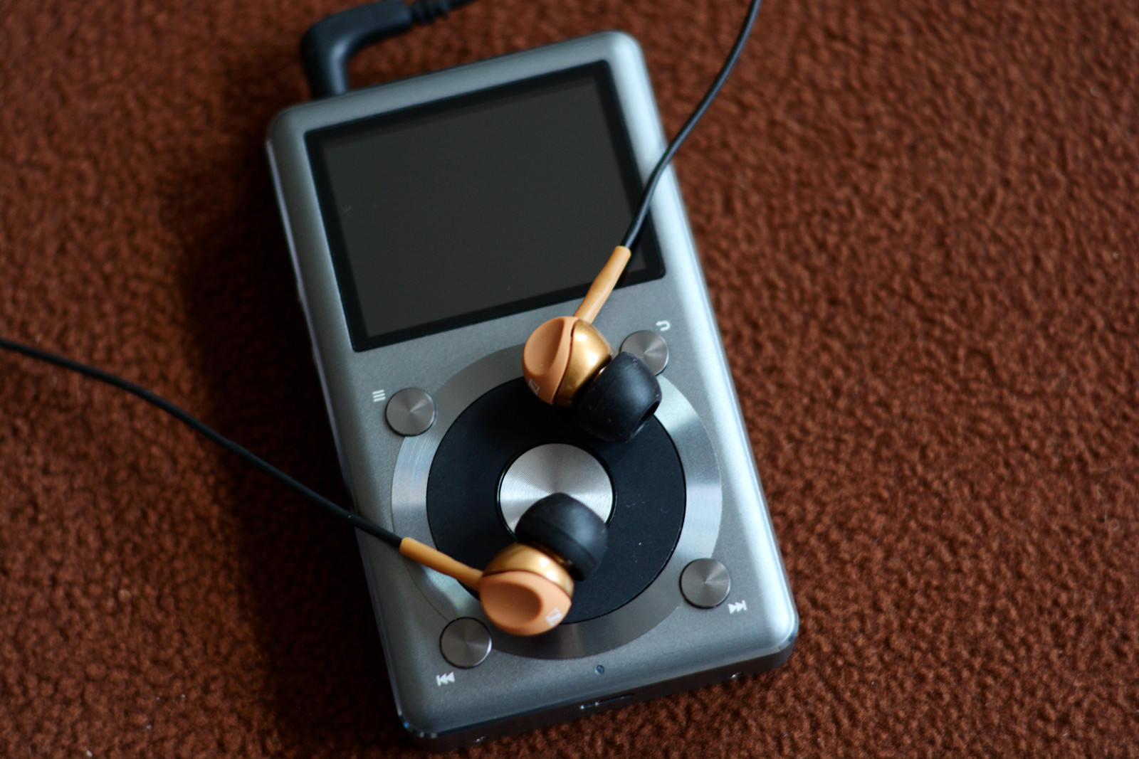 入门好选择——森海塞尔cx215耳塞音质谈