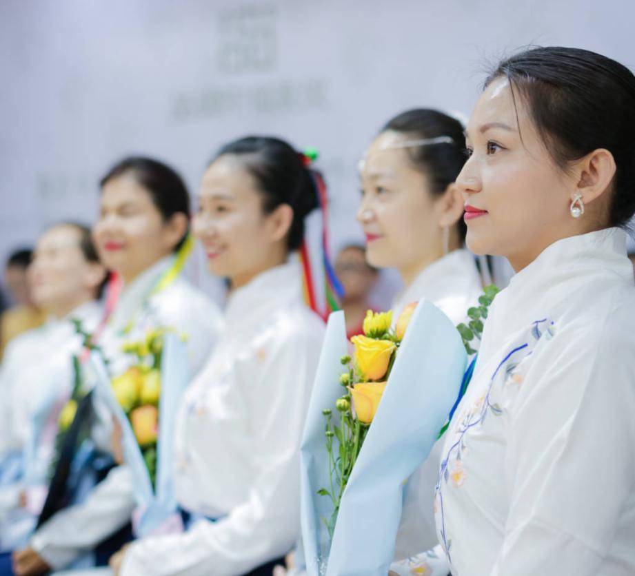 瑜伽老师赚钱方法,零基础转型瑜伽老师的副业赚钱课