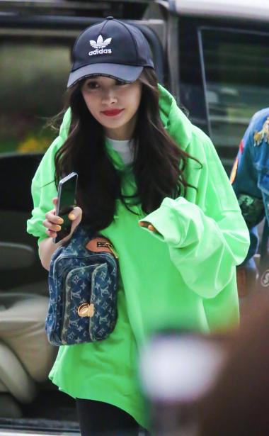 带货女王杨幂重出江湖!最近有什么连她都不能错过的时尚单品?