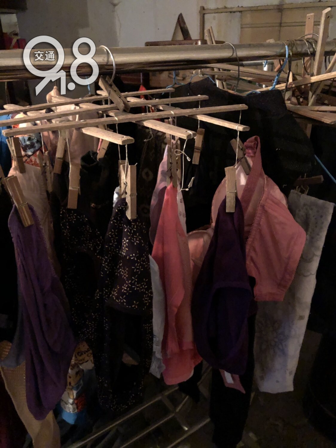 “我*裤内**不见了！”杭州女性要注意提防这个“*裤内**贼”「杭州交通918关注」