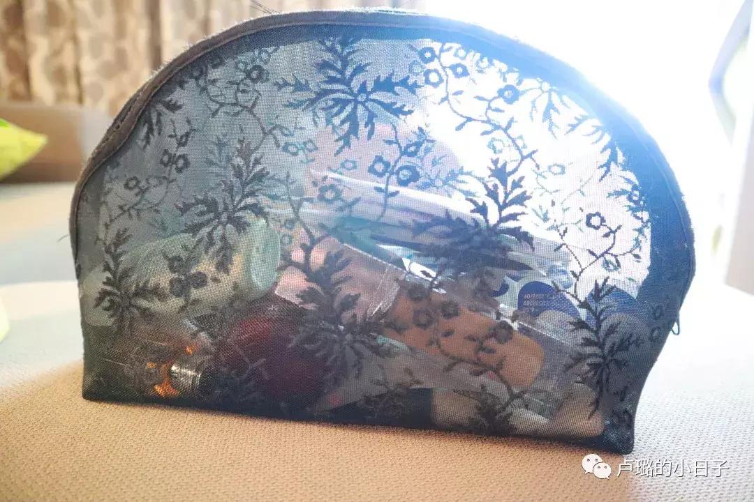 出门便携式化妆包软包中号,旅行化妆包大公开