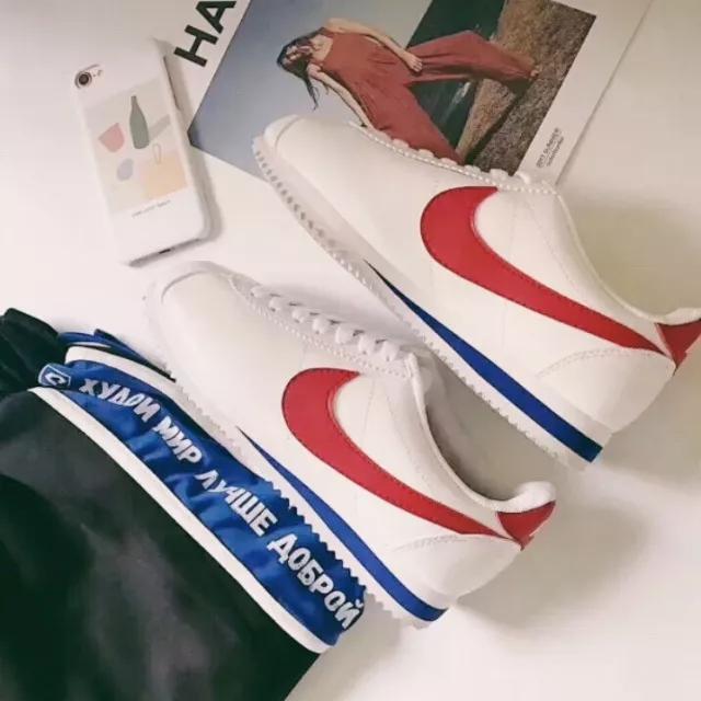 穿不了高跟鞋和硬底鞋,穿不了高跟鞋穿裙子搭配什么鞋