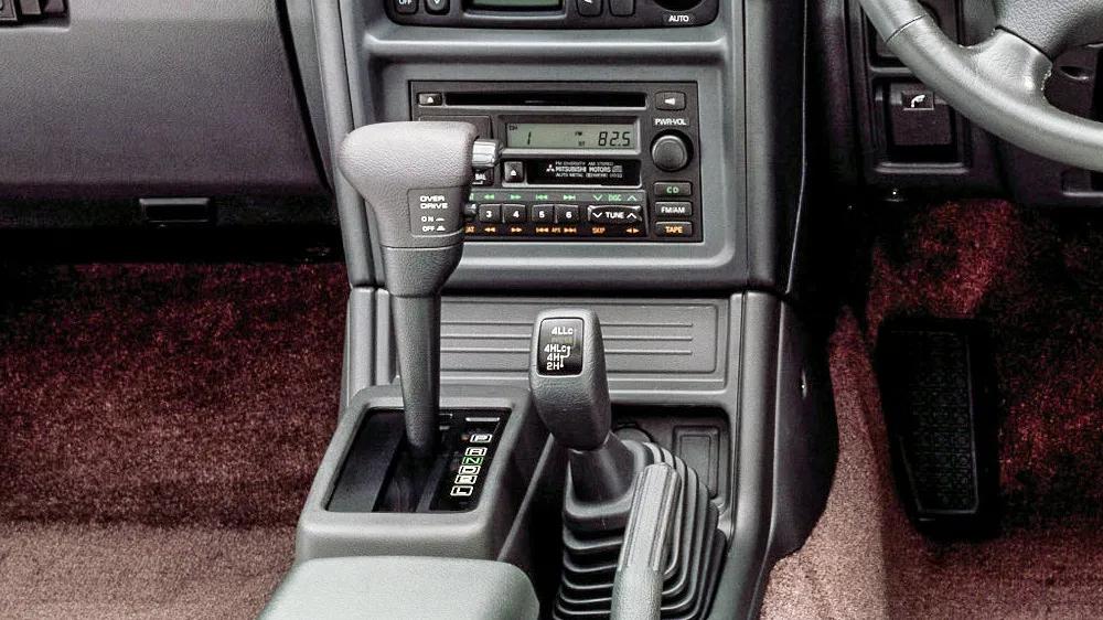 三菱帕杰罗凉车挂挡不走,三菱帕杰罗v93落地价