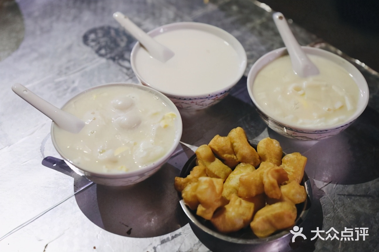 豆浆油条品类赛道:毛利率60%,净利润40%