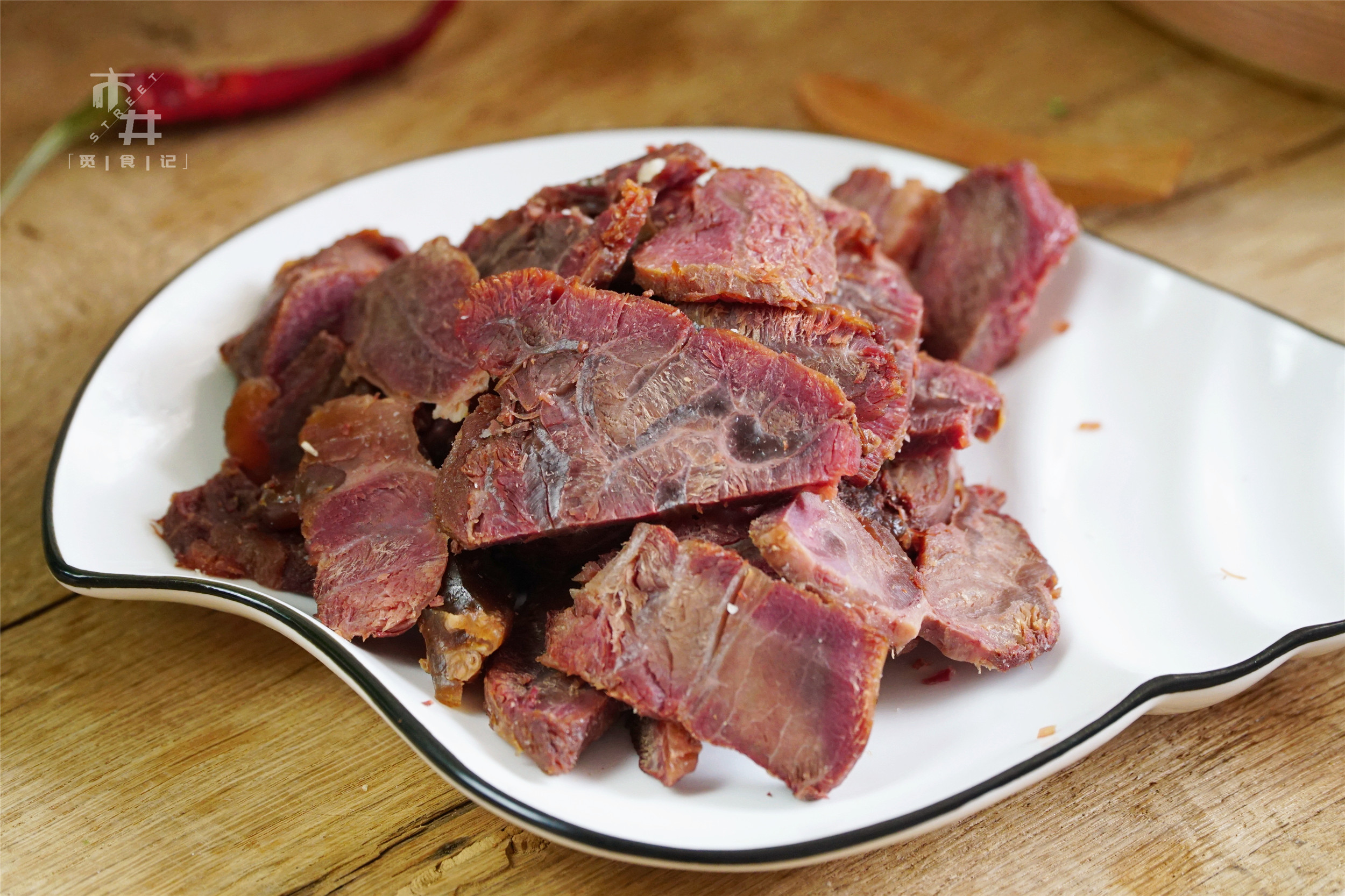 做卤牛肉，我家用了20多年的配方，牛肉酥软不缩水，有嚼头不塞牙