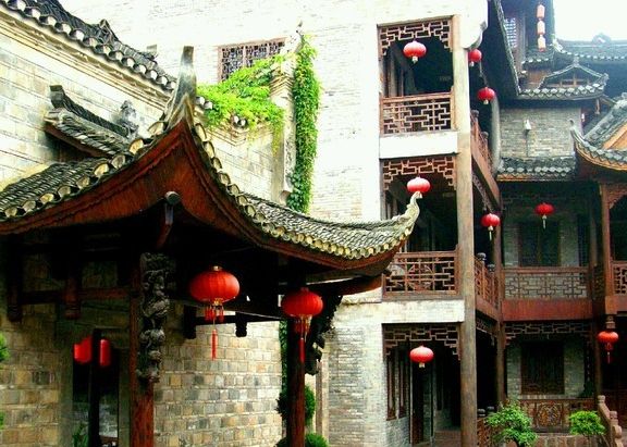 凤凰古城为什么走红,凤凰古城因何扬名于世