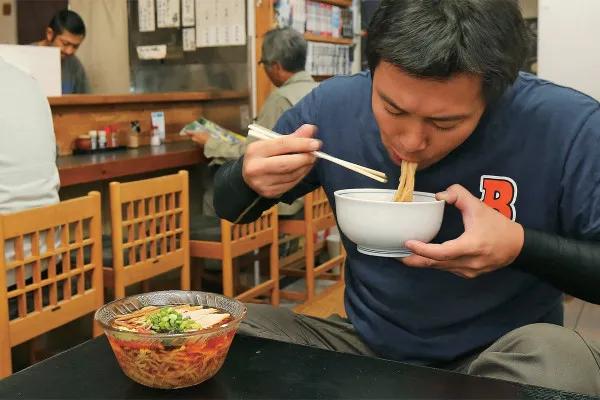 霓虹干饭人，用早餐开启元气满满的一天