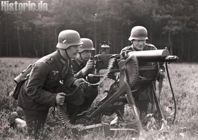 二战德国国防军头盔分类和详解，不愧为二战最优秀头盔